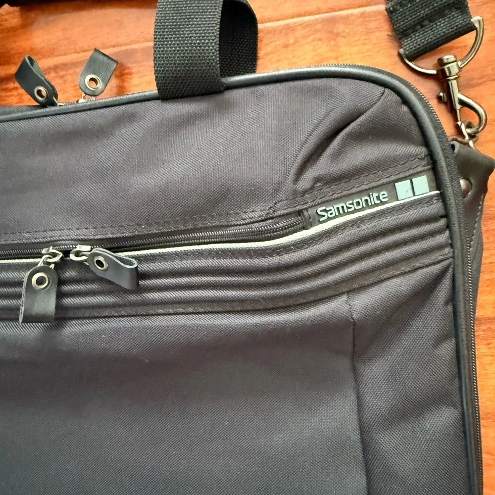 Samsonite Classic Business TSA Laptop Briefcase Shoulder Bag Travel 17x11.75